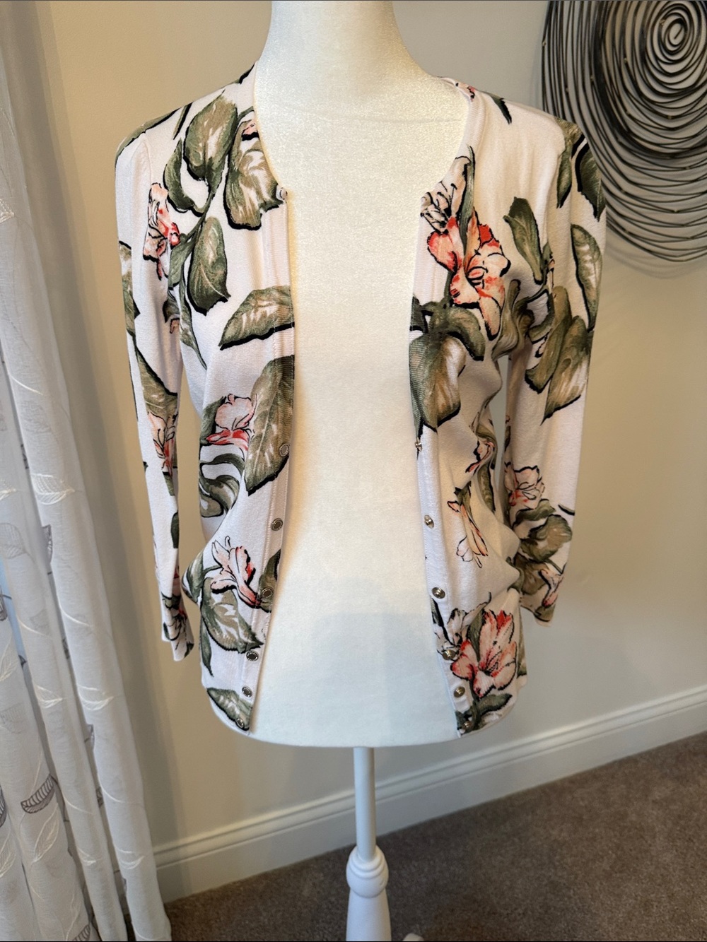 White House Black Market White Floral Button-Front Cardigan